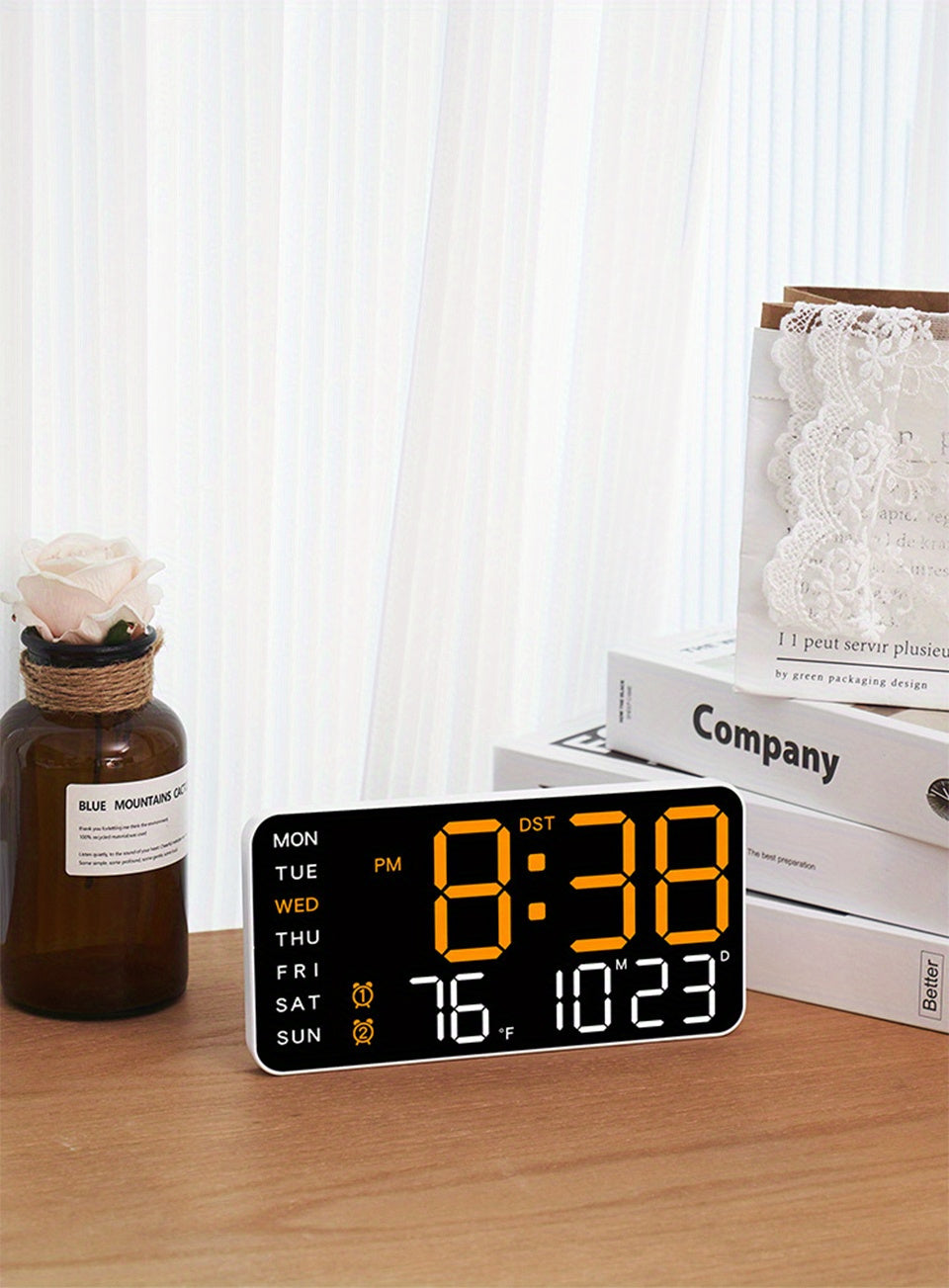 Reloj de pared digital con pantalla LED grande y control por voz