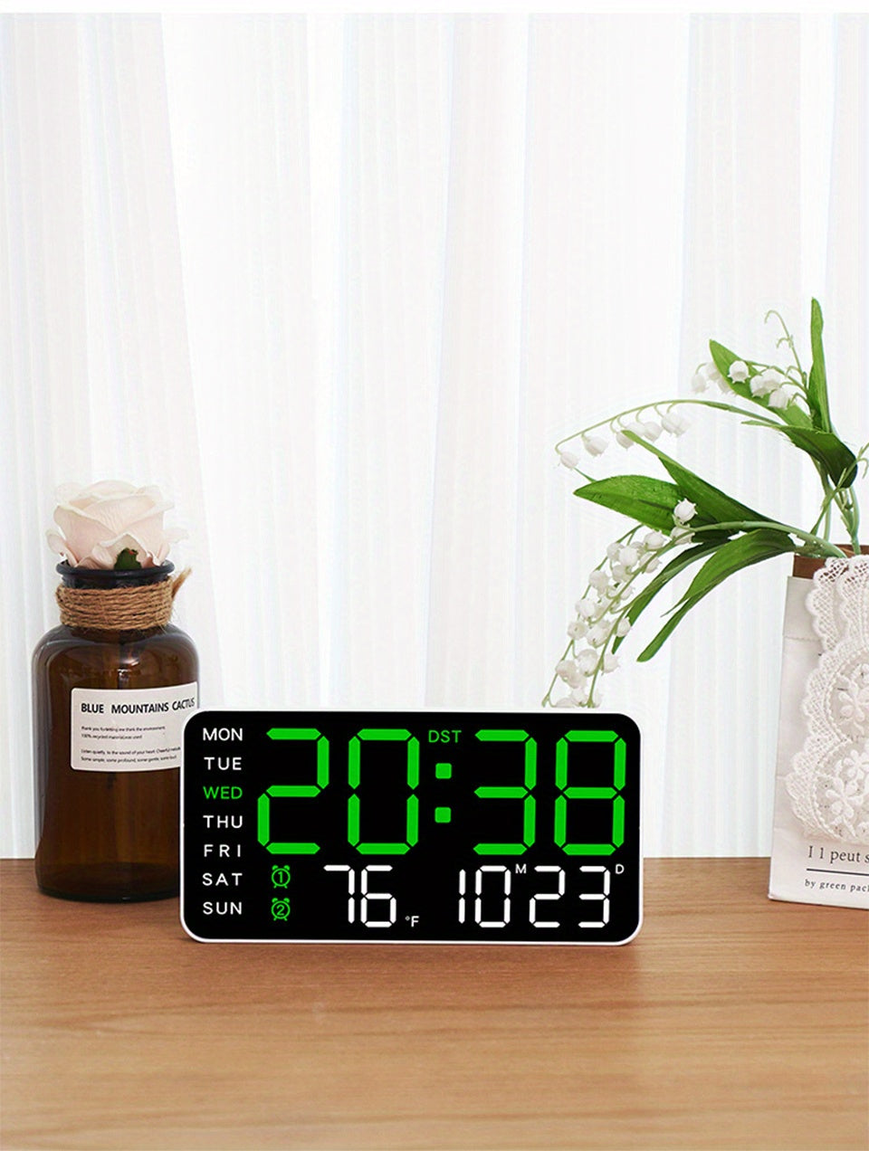Reloj de pared digital con pantalla LED grande y control por voz